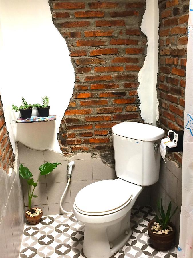 "Nomore" Gallery And Guesthouse Yogyakarta Exterior foto